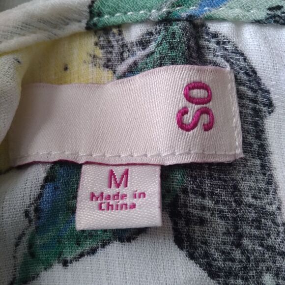 SO Juniors Ivory White Shoulder Tie Lemon Print Sleeveless Crop Top Size Medium - Picture 3 of 14